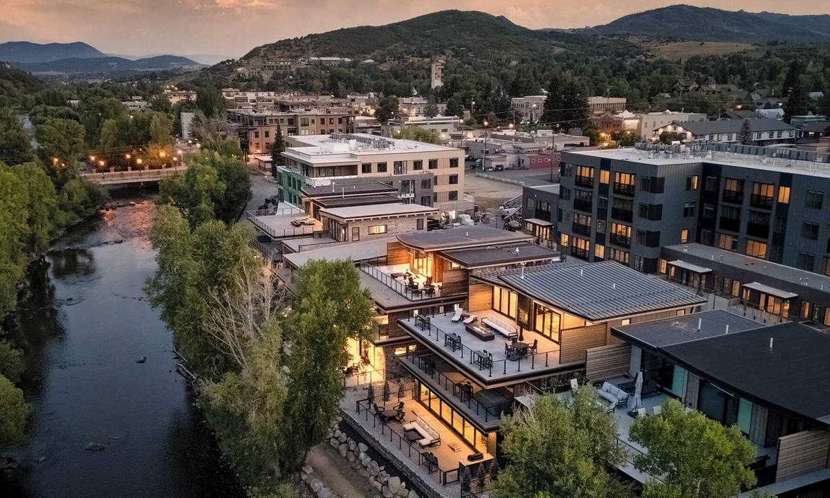 Old Town House | 10 BR Luxury Riverside Retreat | Yampa Vista Grande