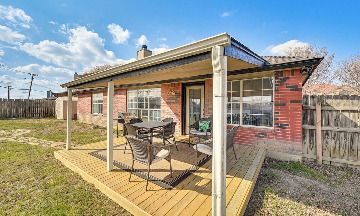 Killeen House | 10 Mi to Fort Hood: Family Home w/Backyard
