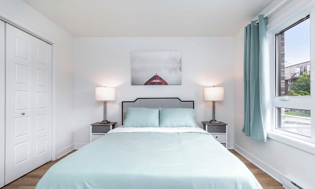 Longueuil House | 10-Min La Ronde Ride! Cozy Place, Free Parking!