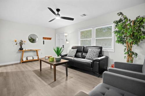 Southwest Raleigh House | 10 Min to Downtown - Desk - Fenced Yard - Wi-Fi