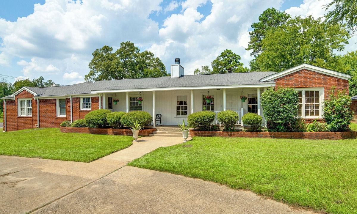 Flint House | 10 Min to Lake! 10 Min to DT Tyler!