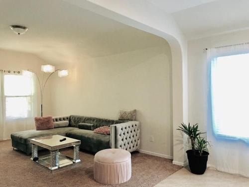 John T White House | 10 Min to World Cup - Modern 4BR Near DFW