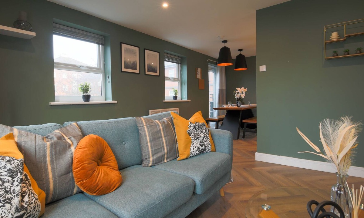 Atlantic Wharf Apartment | 10 min walk to City Centre 2 Bed Flat with Parking