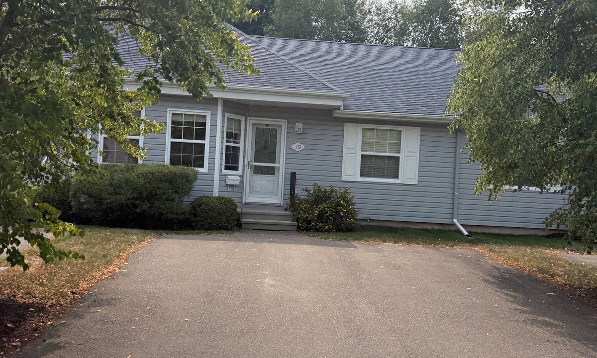 Dieppe Condo | 10 mins away from everything in Dieppe