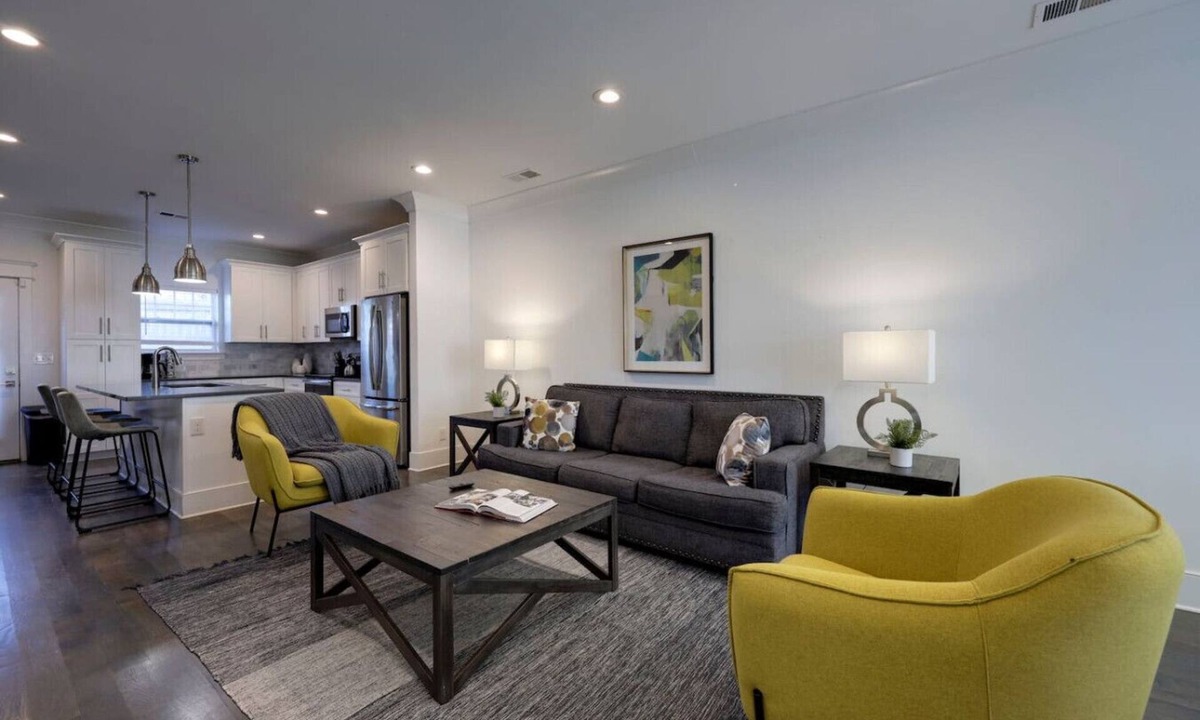 Charlotte Park House | 10 Mins To Broadway - West Side Charmer