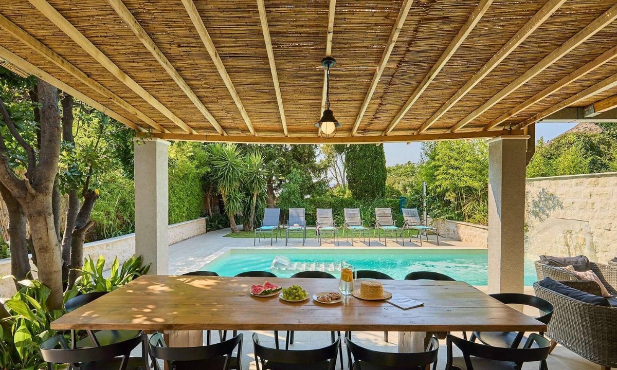 Pile Villa | 10 mins walk to Dubrovnik Old Town, mountain views
