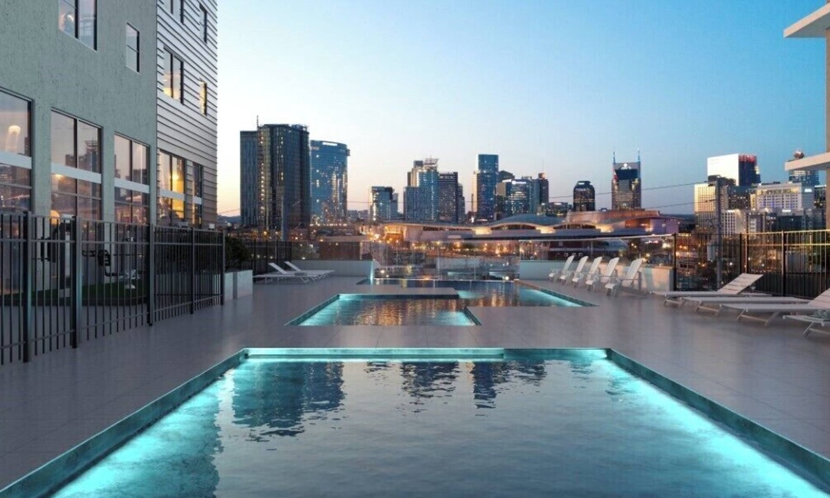 The Gulch Apartment | 10 Minute or less away from Broadway, The Ryman, and the Country Music Hall of Fame| Stylish 1 bedroom |Heated Infinity pool | Game room | Music Studio | Fire Pit.