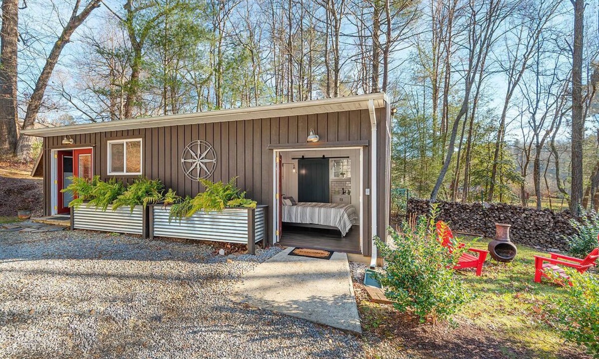 Fairview House | 10 minutes to Asheville, Biltmore Estate, hike and bike trails