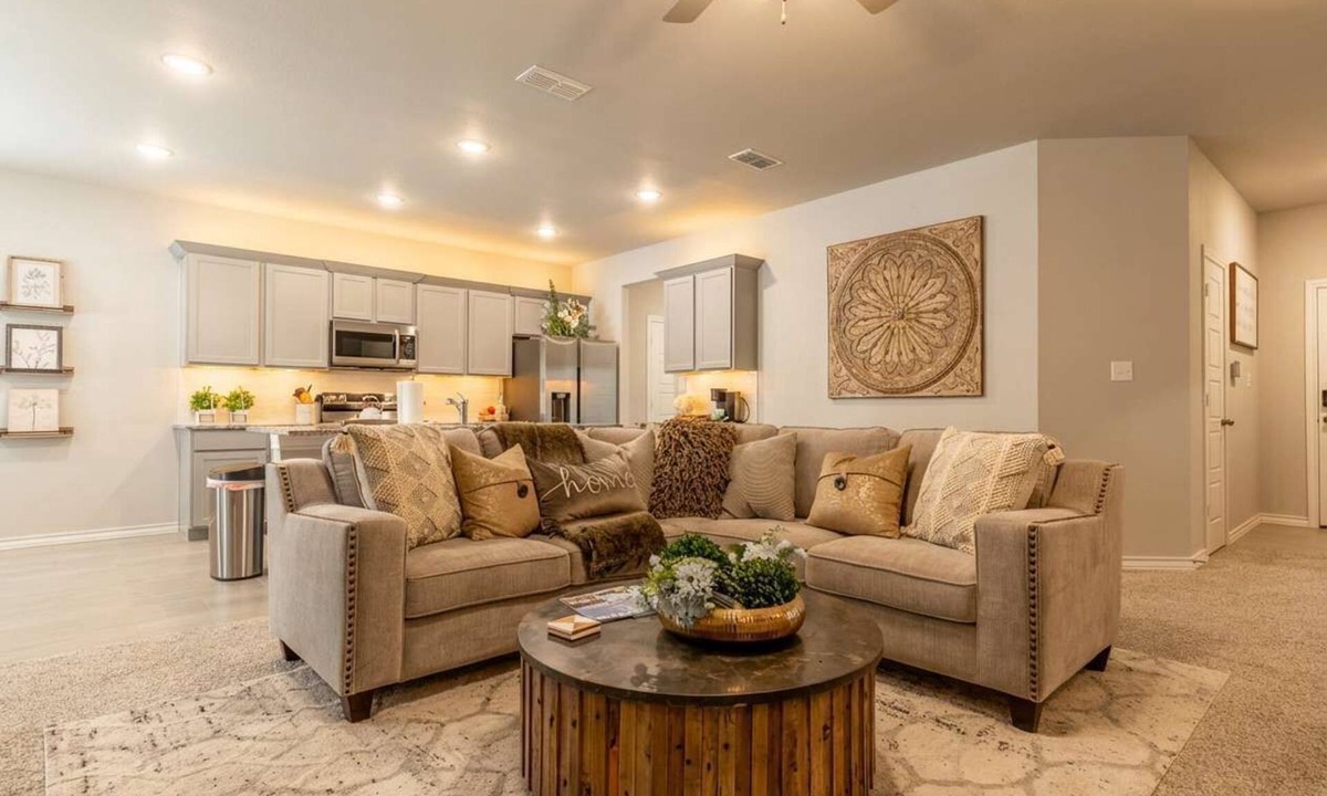 Lubbock House | 10 Minutes to Stadium! | Spacious 3BR | Gameroom