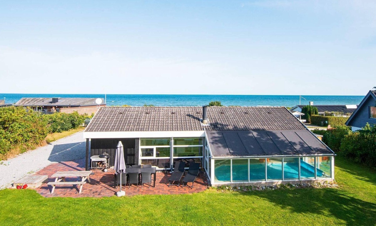 Allingabro House | 10 person holiday home in Allingåbro