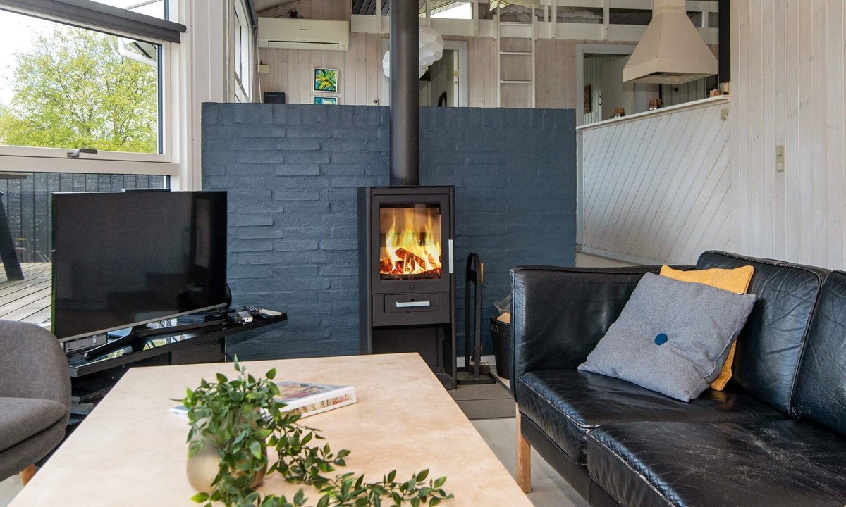 Pøt Strandby House | 10 person holiday home in Juelsminde