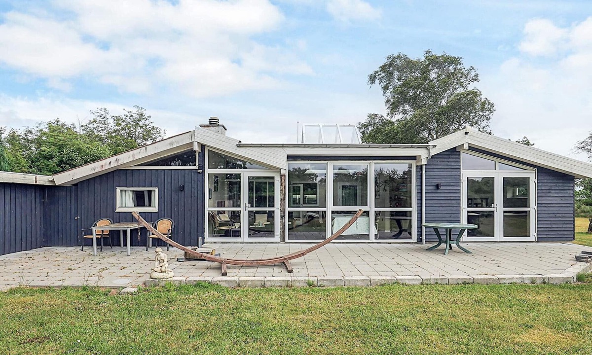 Egense House | 10 person holiday home in Storvorde-By Traum
