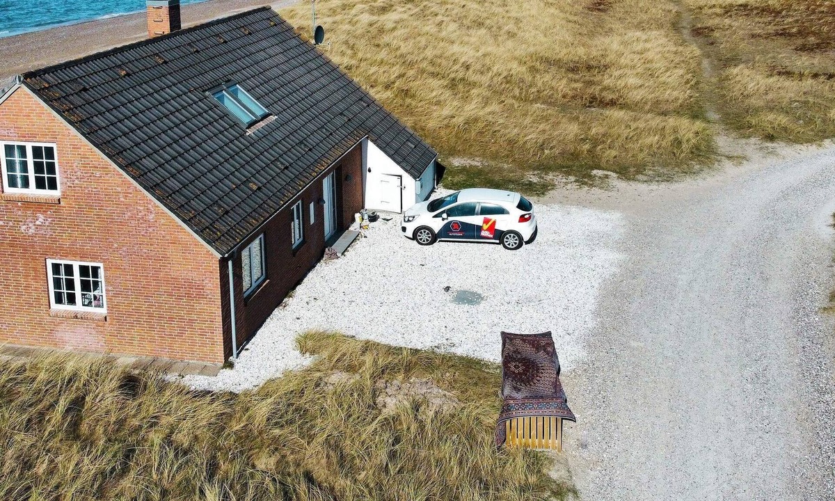 Lild Strand House | 10 person holiday home in Frøstrup
