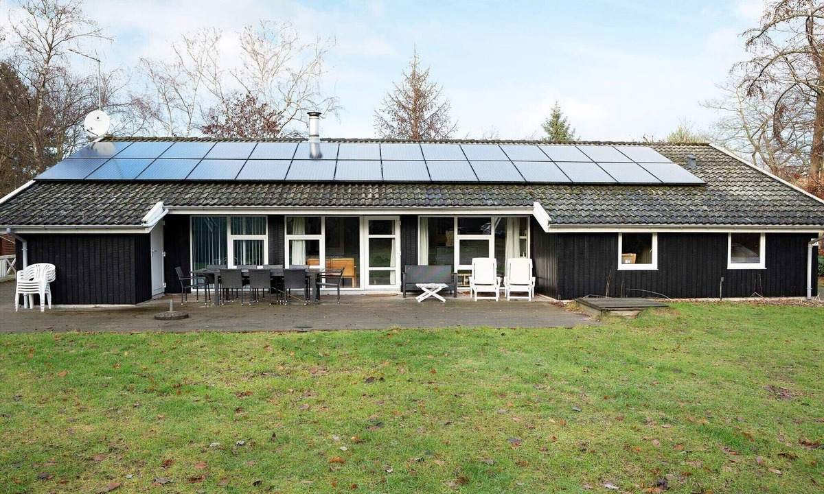 Udsholt Sand House | 10 person holiday home in Græsted