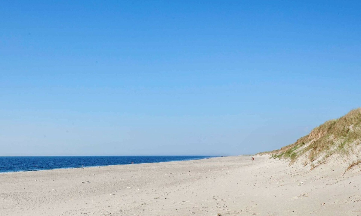 Vrist Strand House | 10 person holiday home in Harboøre