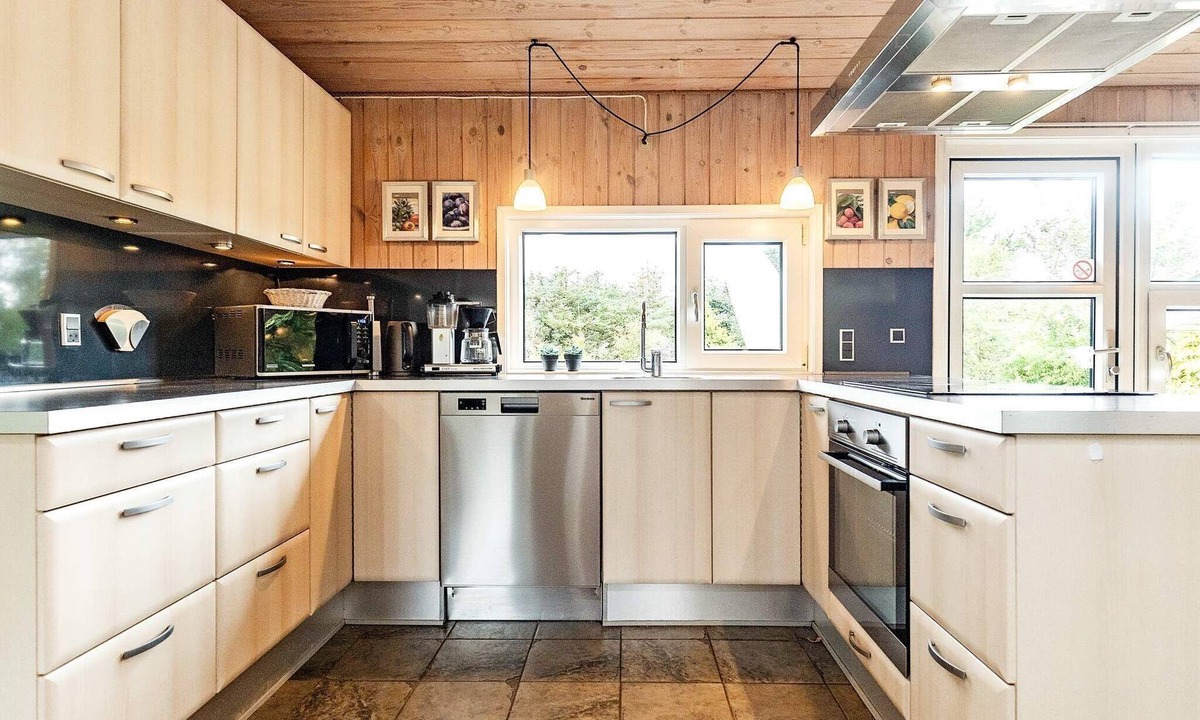 Lonstrup House | 10 person holiday home in Hjørring