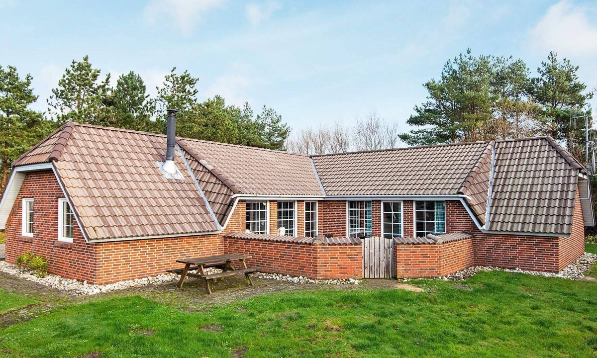 Jegum House | 10 person holiday home in Oksbøl