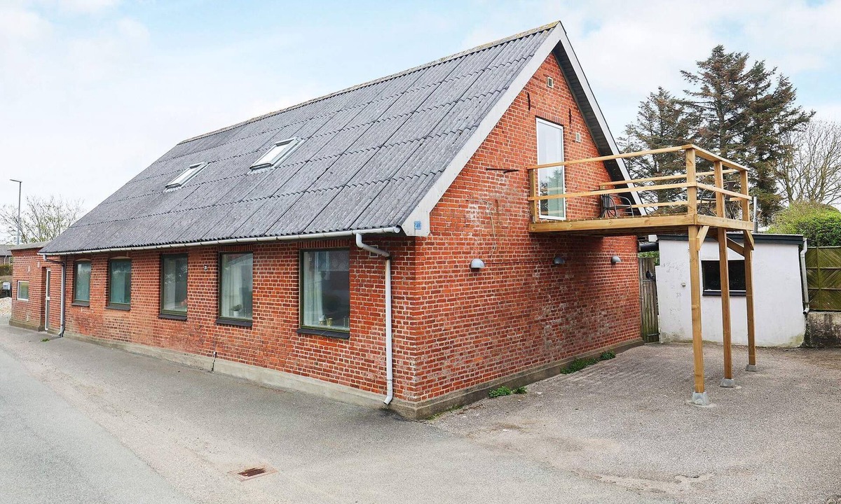 Karby House | 10 person holiday home in Karby