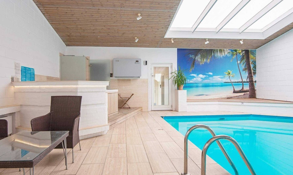 Skødshoved Strand House | 10 person holiday home in Knebel