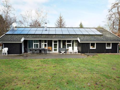 Udsholt Sand House | 10 person holiday home in Græsted