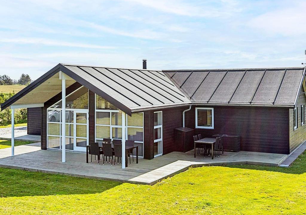 Nørre Lyngby House | 10 person holiday home in Løkken-By Traum