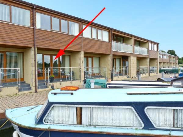 Tewitfield House | 10 Swan House