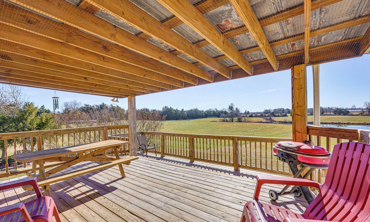 Beaver Creek House | 100-Acre Family Getaway in Kenbridge: Pets Welcome