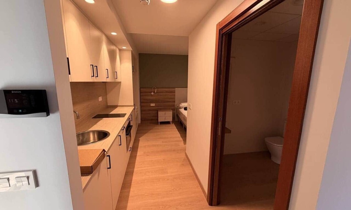 Santa Liestra y San Quilez Apartment | 100% Accessible Study AT2