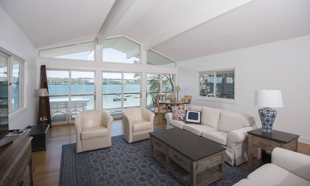 Skaneateles House | 100' Level Lakefront Beach