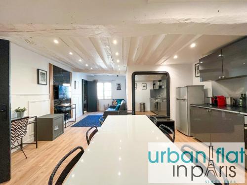 Quartier Sainte-Avoye Apartment | 100 - Luxury 2 Bedroom - Beaubourg Marais