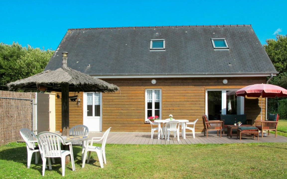 Saint-Laurent-sur-Mer Other | 100 m² Accommodation ∙ 3 bedrooms ∙ 6 guests