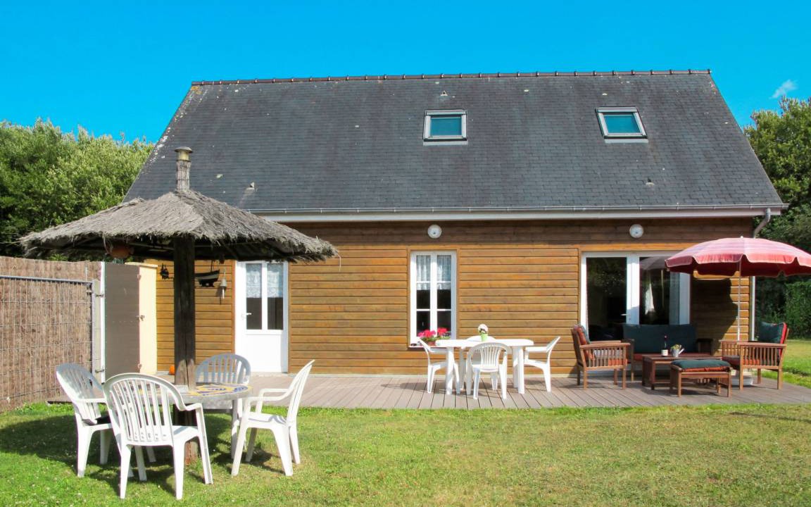 Saint-Laurent-sur-Mer House | 100 m² House ∙ 3 bedrooms ∙ 6 guests