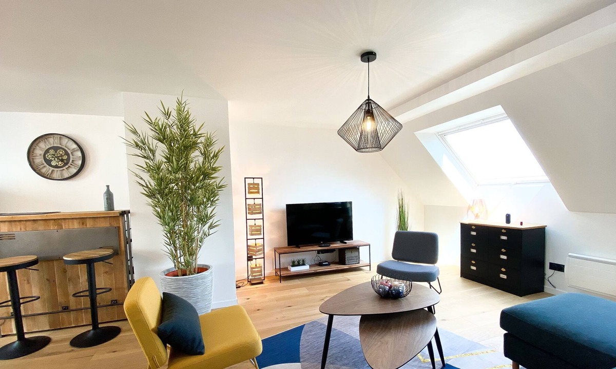 Centre Ville Apartment | 100 m2 ★ THE MAJESTIC CATHEDRAL ★★★★