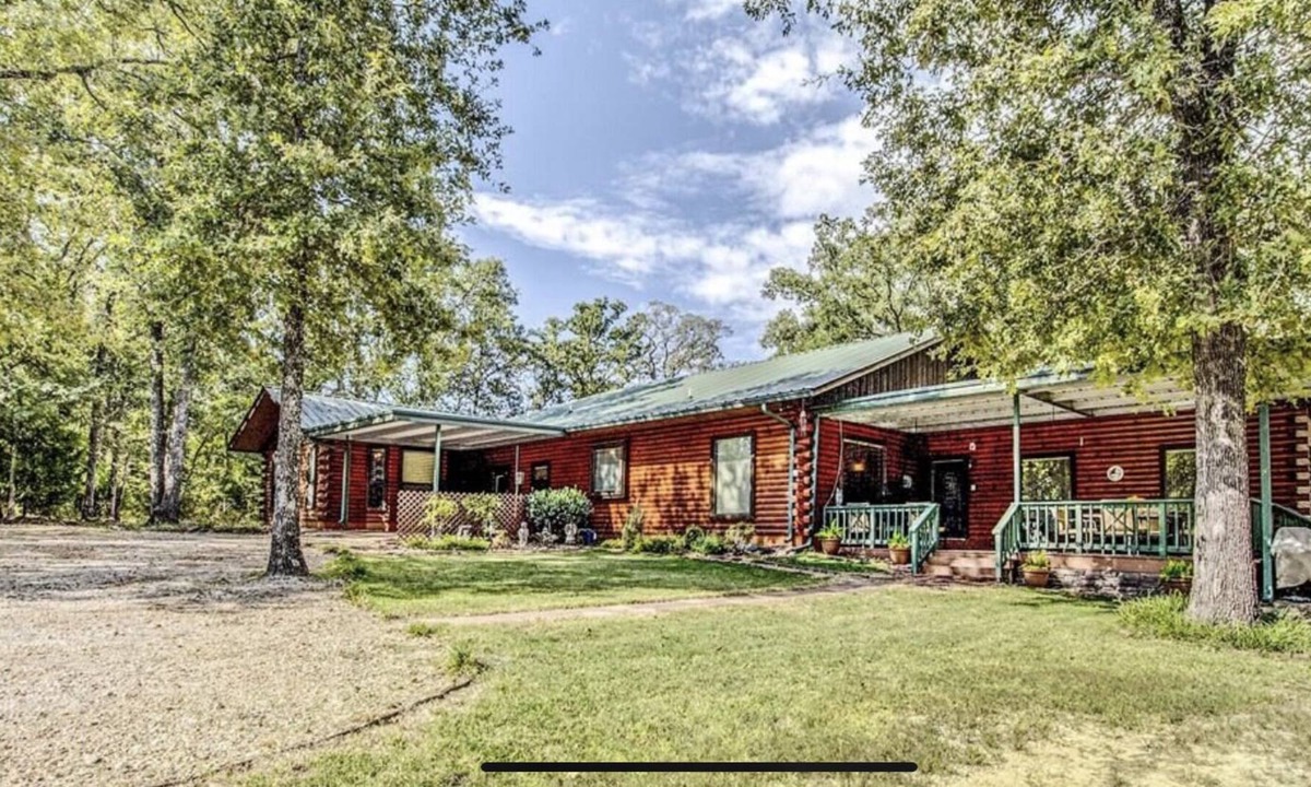 Quinlan House | $100 off June Special *WATERFRONT* Lake Tawakoni Log House
