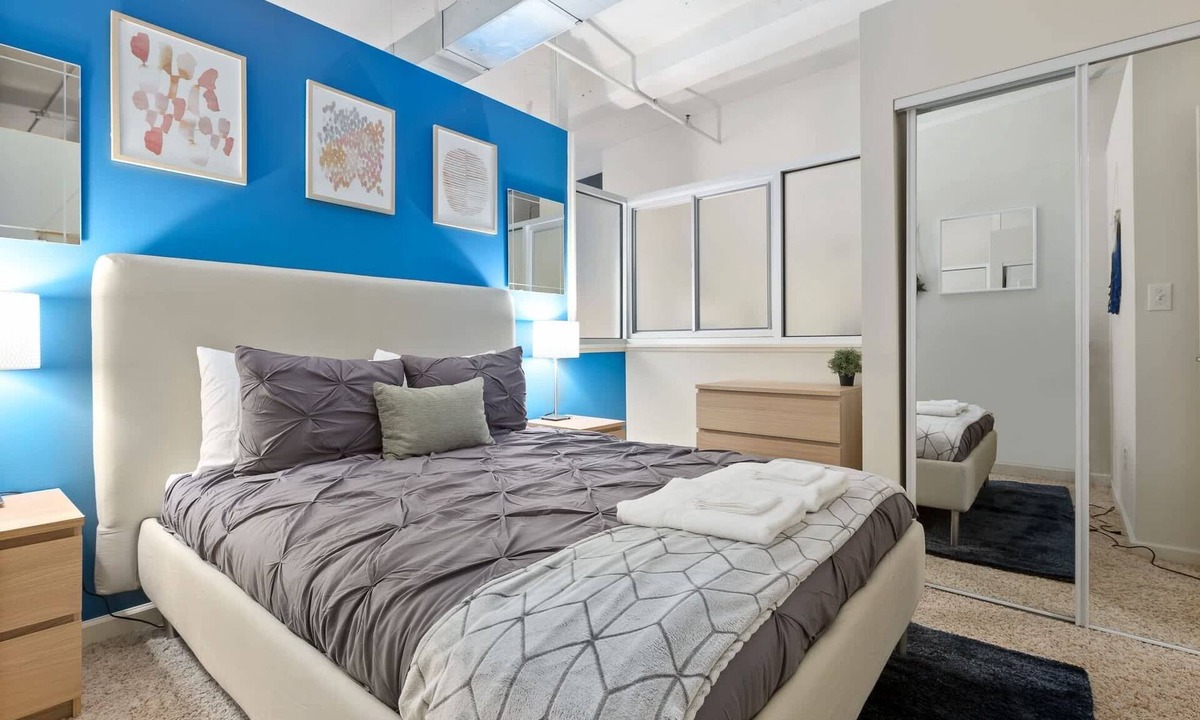 Downtown Apartment | 100 Year-Old Historic Brick 2BR Loft High Ceiling7