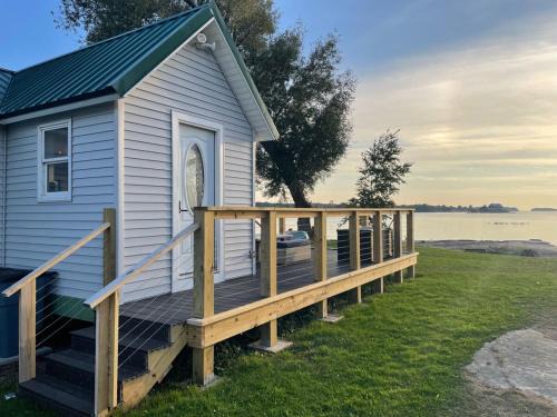 Fishers Landing House | 1000 Islands Waterfront Cottage