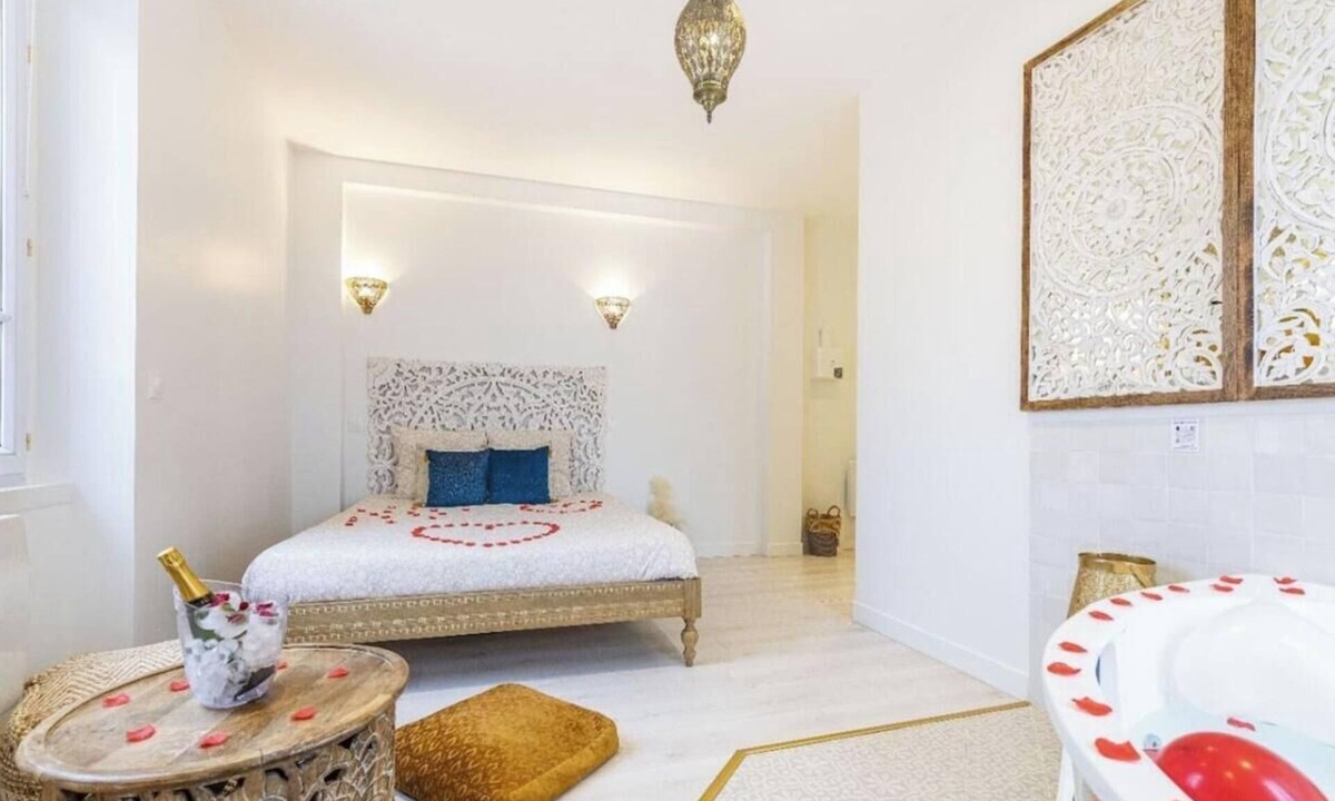 Nanteuil-les-Meaux Bed & Breakfast | 1001 nights With spa, parking 15min from Disney