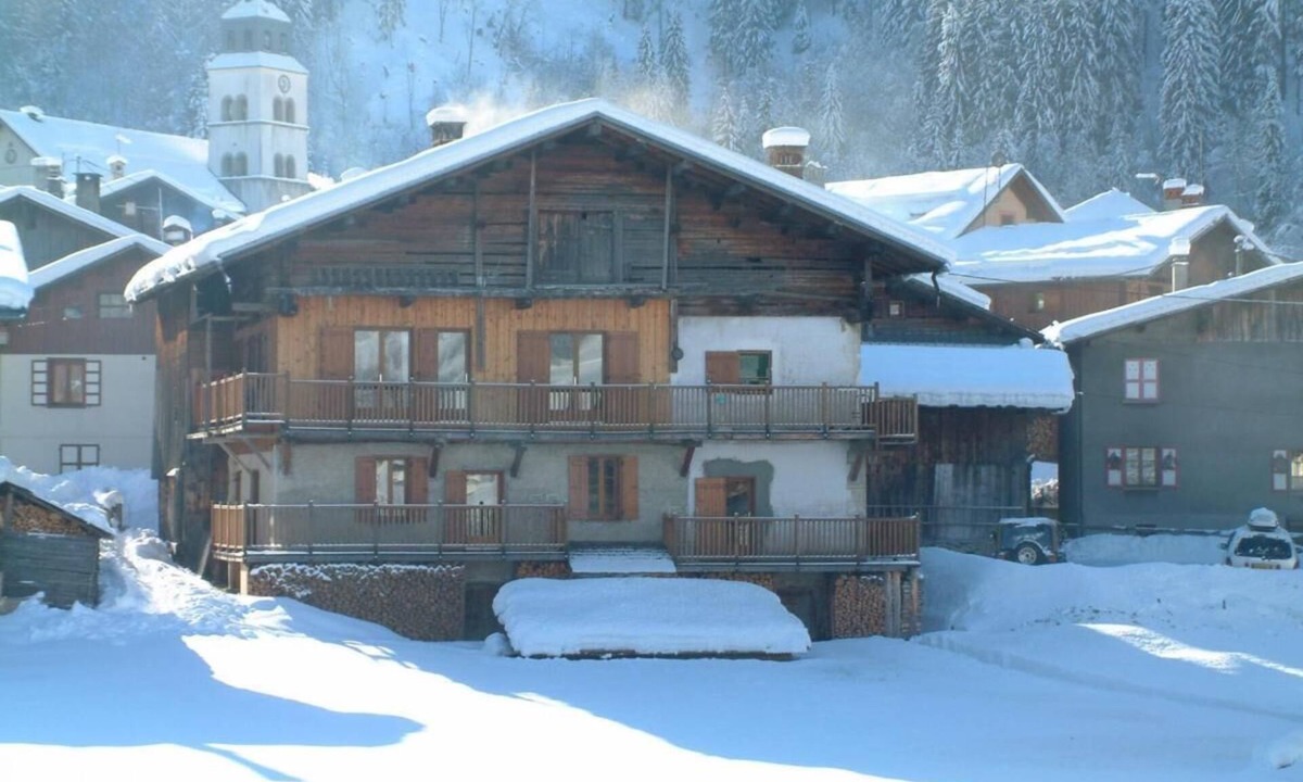 Areches Apartment | 100m from resort center, parking, television, 30m², Arêches-Beaufort