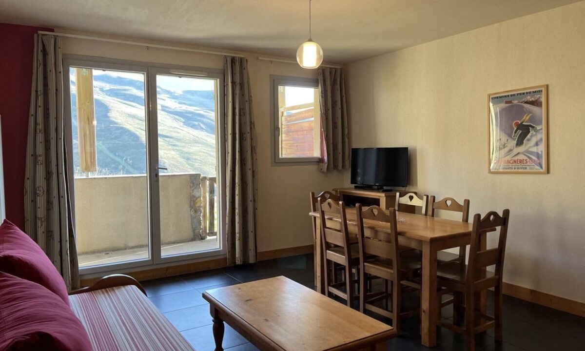 Peyragudes Apartment | 100m from resort center, Ground floor, jacuzzi, hammam, balcony, tv, ski locker, 55m², Peyragudes