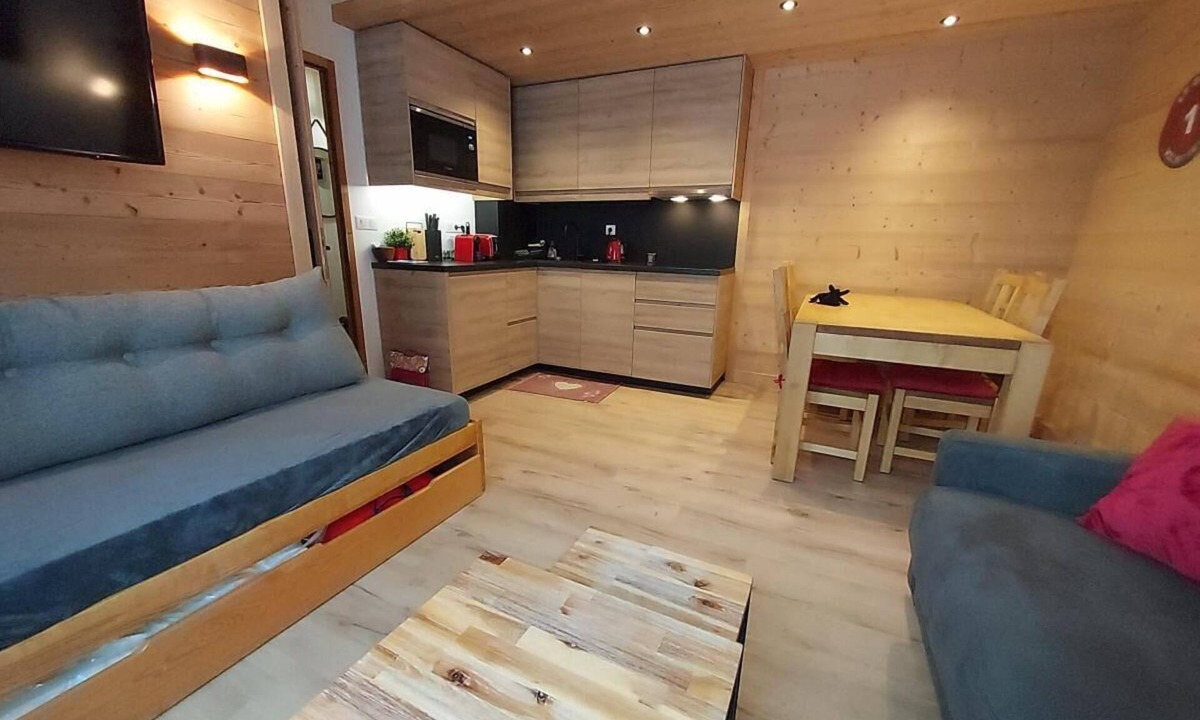 Valmorel Apartment | 100m from shops, Ground floor, view building, terrace, tv, ski locker, 31m², Valmorel