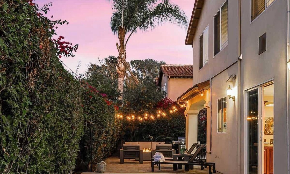 Lake Balboa House | 101 Luxurious Home near Universal Studios Pool/Spa