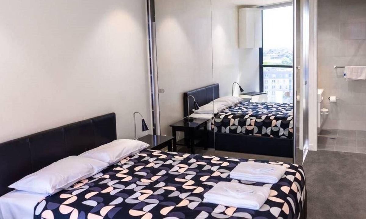 Carlton South Apartment | 1014 Luxury Apt in Melbourne CBD with free parking