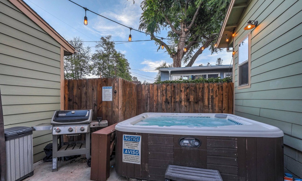 Central Colorado Springs Cottage | 1014b Swope