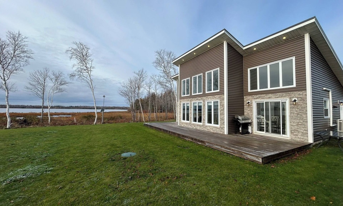 Points East Cottage | 102 Albion Crescent