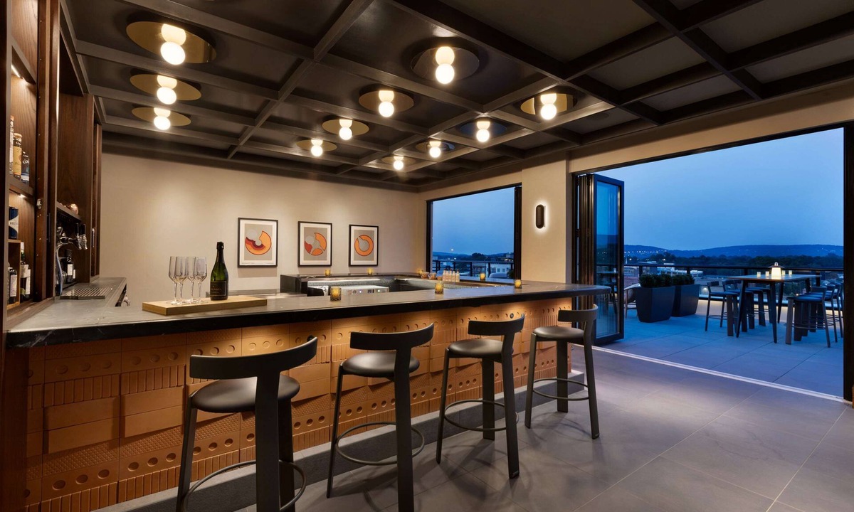 Quigley Hotel | 106 Jefferson Huntsville, Curio Collection by Hilton