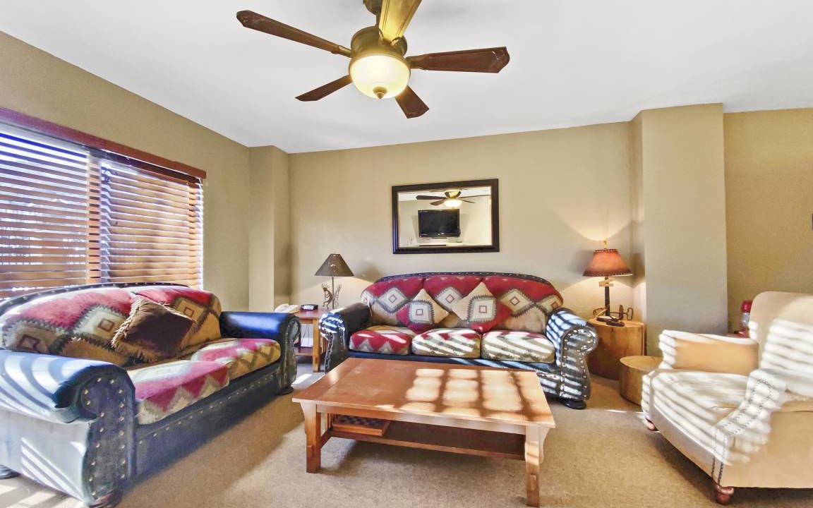 North Park City Condo | 106 m² Condo ∙ 2 bedrooms ∙ 8 guests