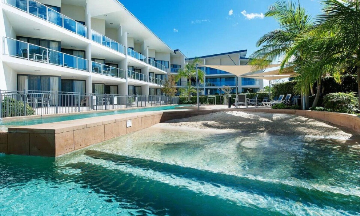 Tea Gardens House | 108 The Boathouse, TOP NOTCH