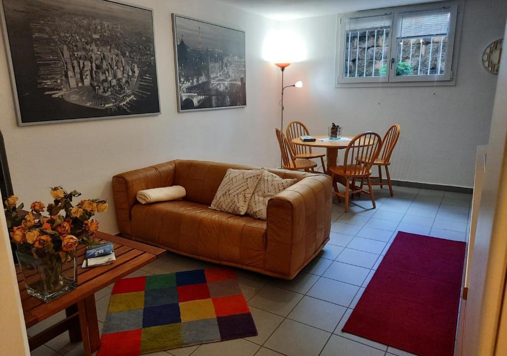 Morbio Inferiore Apartment | #10ilnumeroperfetto, independent entrance, private parking & garten