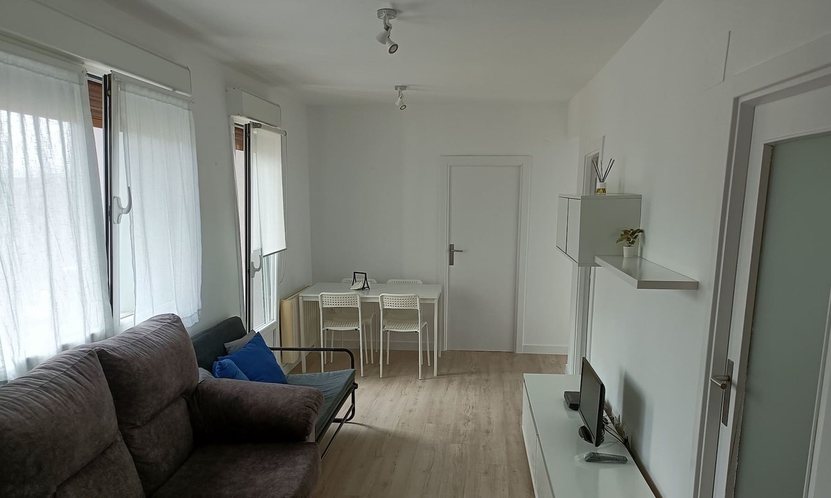 San Sebastian Apartment | 10min by car, 15min by bus to the beach