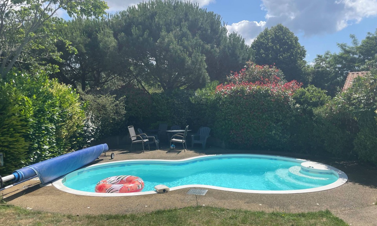Chateau-d'Olonne Villa | 10min walk to the sea! Air-conditioned villa with private pool